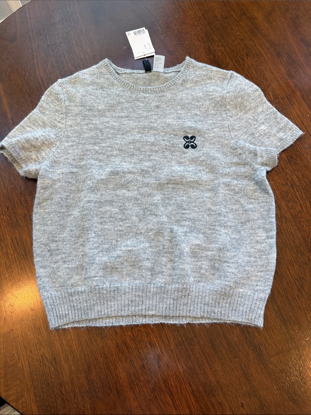 H&M Light Gray Short Sleeve Crew Neck Sweater